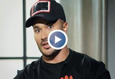 Певецът нарушава собствените си принципи и отваря темата за любовта