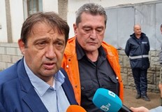 Река Стряма е на път да залее и пътят Пловдив