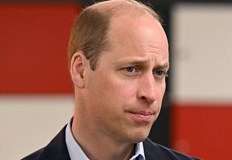 Той става и херцог на Корнеул а съпругата му Катрин