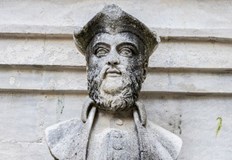 В книгата е открито пророчество за смъртта на кралица Елизабет IIПродажбите