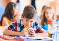 Инспекторите ще проверяват произходът и сроковете на съхранение на хранитеБългарската агенция