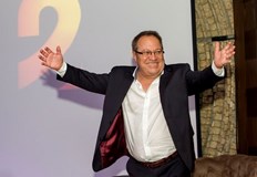 Един от големите любимци на българската сцена Георги Мамалев идва в