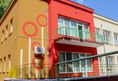 Кметът на Община Русе Пенчо Милков откри изцяло реновираната с общински средства сграда