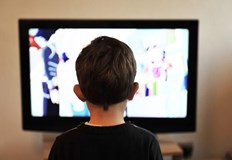 За разлика от парите в брой за много от нас