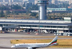 Пияни пътници са принудили пилота да направи аварийно кацанеПияни пътници