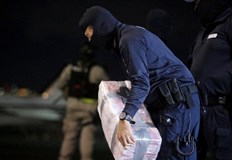 Полицията в Коста Рика иззе 2 5 тона кокаин на товарен