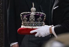 Чарлз сам е избрал да се нарича така като монархКончината