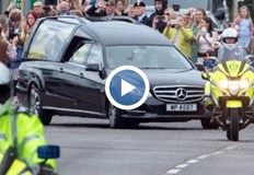 Кортежът с ковчега на британската кралица Елизабет Втора пристигна в Единбург