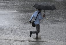 Екипи на пожарната са оказвали съдействие на общината за отводняване