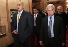 Целта на делата за клевета между партийните лидери не е