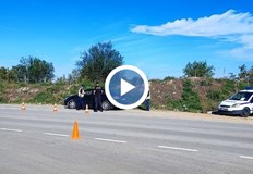 На всички входове и изходи на Ветово се спират автомобили и