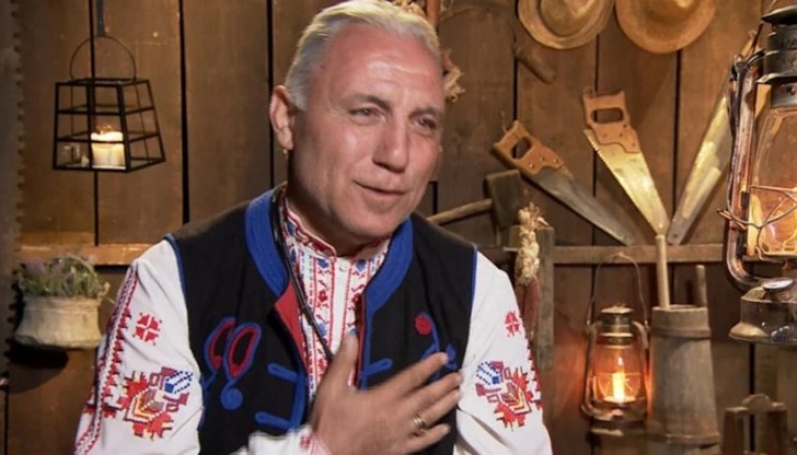 Влизането във формата на малката Миа бе изненада за дядо ѝ