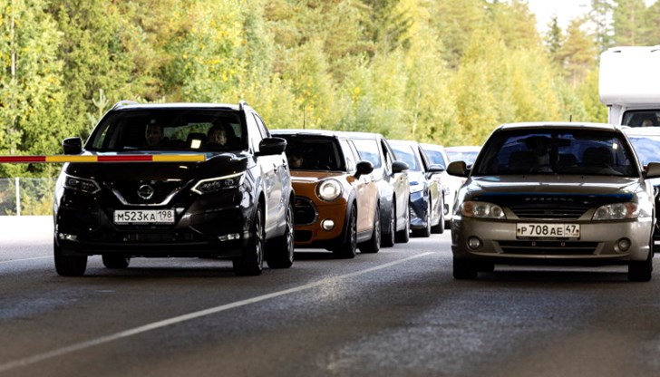 Руснаците масово напускат страната след обявената частична мобилизация Руснаците масово напускат страната след обявената частична мобилизация