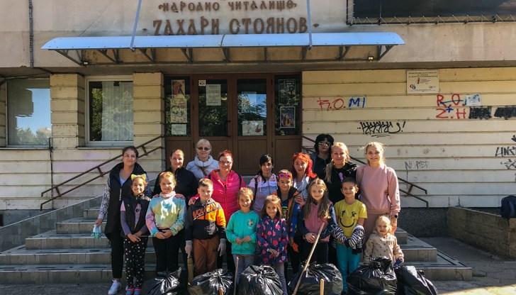 Децата получиха безброй поздравления и усмивки от русенци