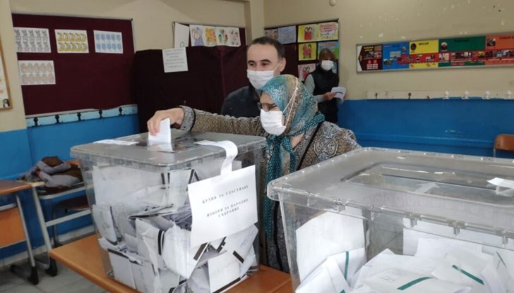 Призивът е да бъдат подкрепени кандидатите, които са етнически турци Призивът е да бъдат подкрепени кандидатите, които са етнически турци