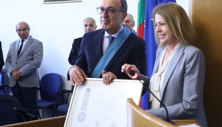 Званието му беше присъдено по време на тържествената сесия на Столичния общински съвет,