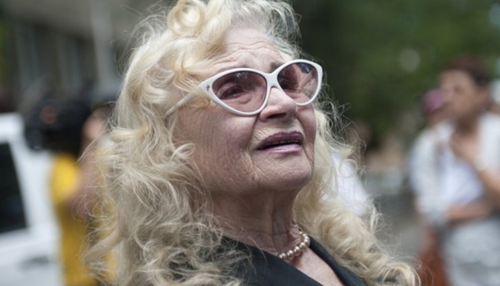 Утре е поклонението пред именитата актриса Надя Топалова, която почина на 26 август, месец преди да навърши 87 години Утре е поклонението пред именитата актриса Надя Топалова, която почина на 26 август, месец преди да навърши 87 години