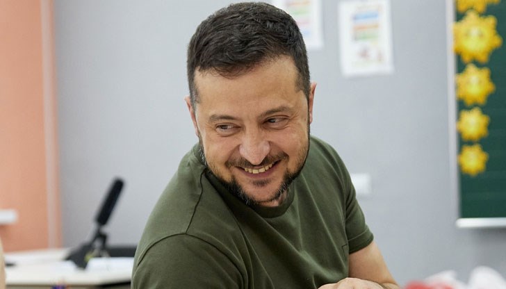 Бившият комедиен актьор заема първото място в женската класация за „Най-горещ политик”