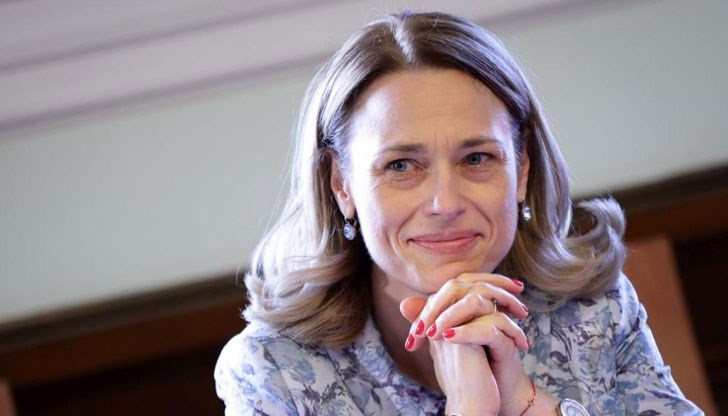 Тя уточни, че президентът ще определя на коя партия да даде мандат без значение кой спечели изборите