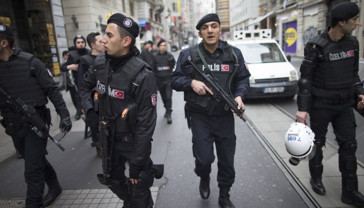 Извършени са обиски в стотици обекти Извършени са обиски в стотици обекти