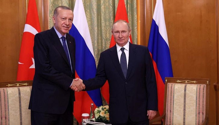 "Ердоган обича две неща: властта и парите", казва Керим Хас, турски политически анализатор в Москва