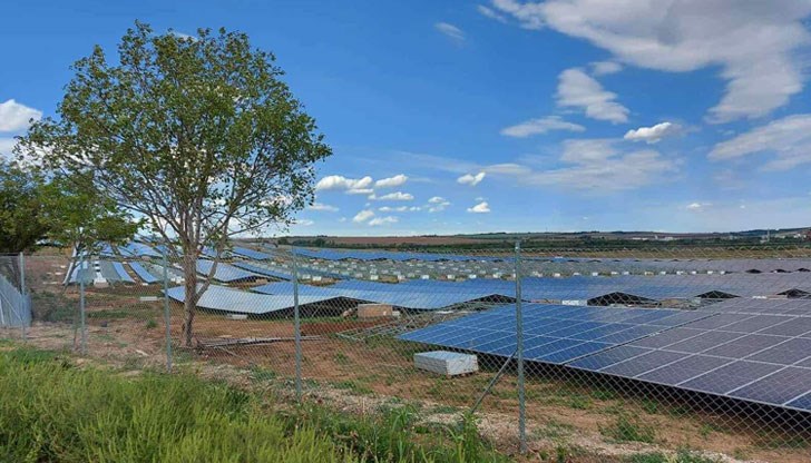 Човекът, който ползва лъжата като изразно средство, лъже по принцип, а не само в конкретния случай, написа той Човекът, който ползва лъжата като изразно средство, лъже по принцип, а не само в конкретния случай, написа той