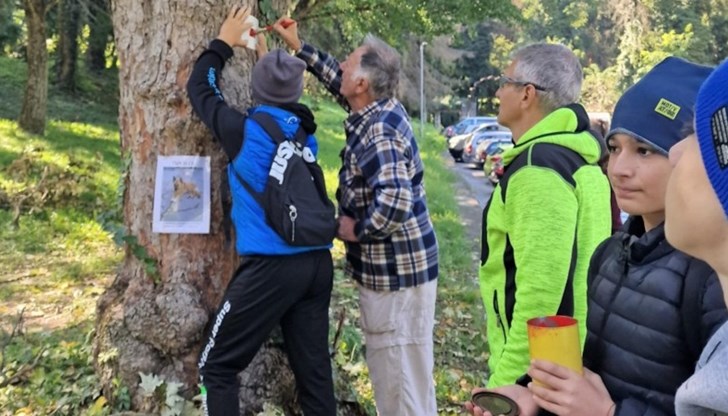 Продължава възстановяването на екопътеката от хижа „Минзухар“ до Лесопарк „Липник“