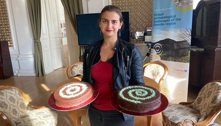 Тя демонстрира завидни умения в областта на сладкарството Тя демонстрира завидни умения в областта на сладкарството