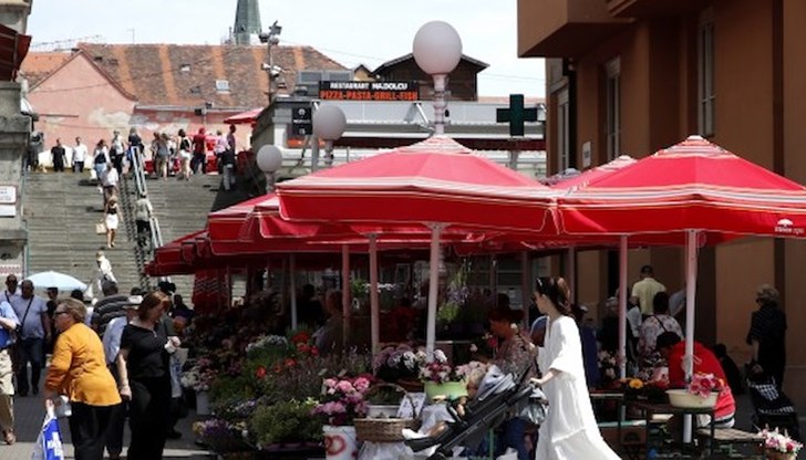 Хърватите ще могат за заменят куните си в брой с евро през цялата 2023 година Хърватите ще могат за заменят куните си в брой с евро през цялата 2023 година