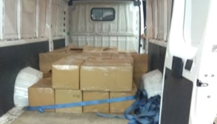 Парфюмите били вписани в транспортните документи като щандове за магазин Парфюмите били вписани в транспортните документи като щандове за магазин