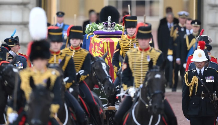 Повече от 100 полета ще бъдат отменени на летище Хийтроу