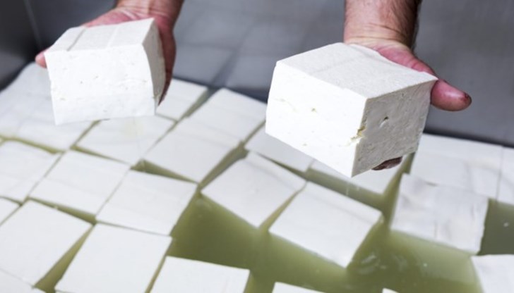 Драстичното поскъпване на млечните продукти предизвика нарастване на търсенето на имитацията на сирене