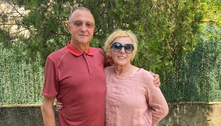 Мотив за удостояването бил навършването на 60-годишна възраст на Анелия Нунева
