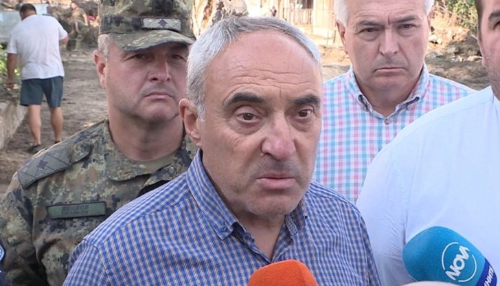 65 човека са били настанени в кметството на село Слатина, 15 човека в кметството на село Каравелово, в болницата са настанени 6 души