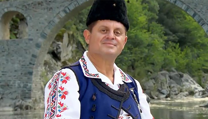 Организаторите предвиждат да извият най-дългото русенско хоро Организаторите предвиждат да извият най-дългото русенско хоро