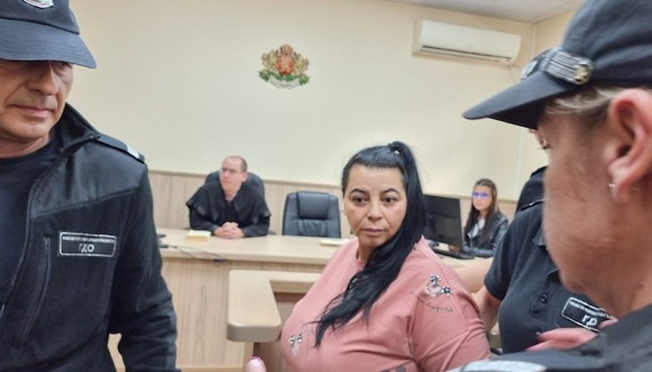 41-годишната Анка Михайлова е обвинена, че е пребила осиновеното си дете на година и 9 месеца