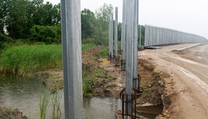 Гръцката гранична охрана е предотвратила влизането на 1500 мигранти от Турция Гръцката гранична охрана е предотвратила влизането на 1500 мигранти от Турция