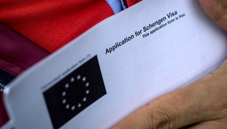 Има и призив те изобщо да не получават шенгенски визи