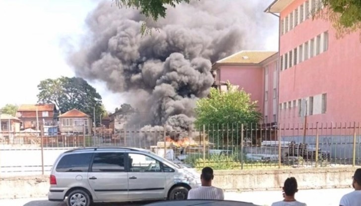 Няма опасност за сградата на училището