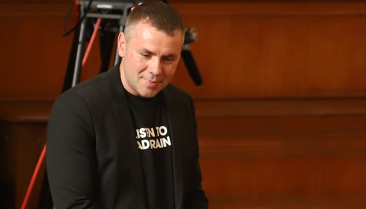 Той коментира проблема с децата, настанени в домове