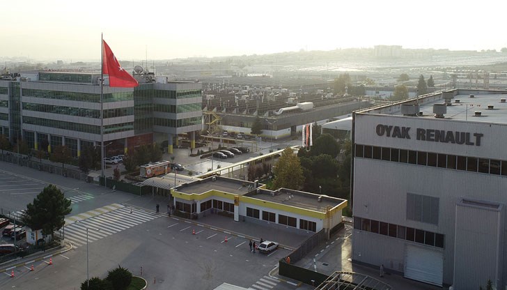 Кризата с чиповете ще извади фабриката временно от строя