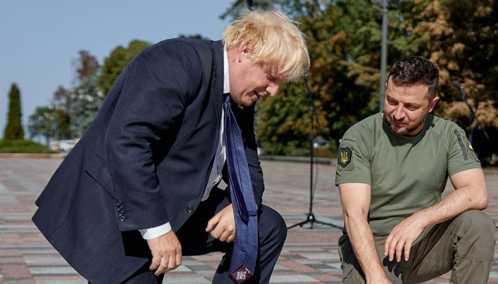 Украинският президент също така благодари на британския външен министър Лиз Тръс и на министъра на отбраната Бен Уолас