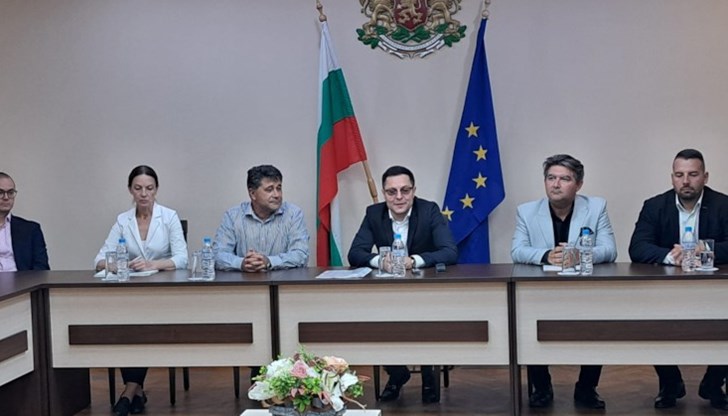 Много се спекулира с Плана за възстановяване и устойчивост, но той работи, заяви министърът на иновациите и растежа Много се спекулира с Плана за възстановяване и устойчивост, но той работи, заяви министърът на иновациите и растежа