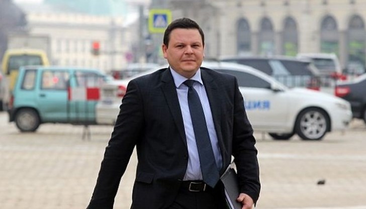 Инж. Ангел Стоянов бе назначен на поста през април от бившия министър Николай Събев