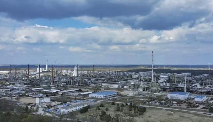 "Роснефт" осигурява близо 12 процента от капацитета за преработка на петрол на Германия