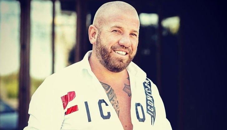 Да, имах малко рокади в живота си през миналата седмица, но съм силен човек и ще се справя