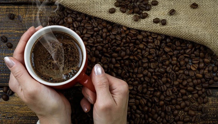 Защо не е добре да пием кафе веднага след събуждане?