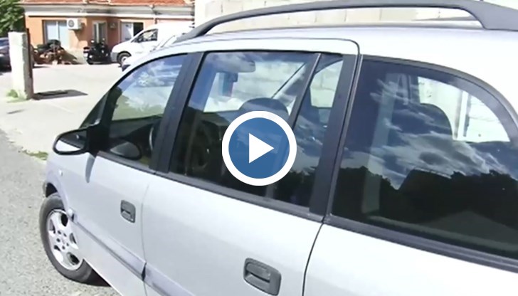 Единият е спрян за проверка, а по-късно вторият отишъл да прибере автомобила