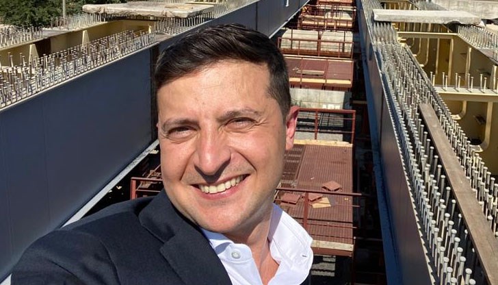 86-годишният легендарен актьор утре ще разговаря в ефир с украинския държавен глава 86-годишният легендарен актьор утре ще разговаря в ефир с украинския държавен глава