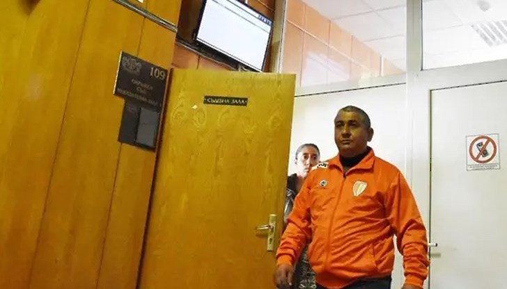 Иван Димитров - Годжолито влачил момчето 500 метра, изоставил го и избягал